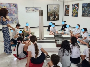 Παρατήρηση και ανάλυση του έργου «Ήρωες και το χαμένο όνειρο» του Νίκου Κουρούση. Από την συλλογή έργων αφιερωμένα στον αγώνα της ΕΟΚΑ.